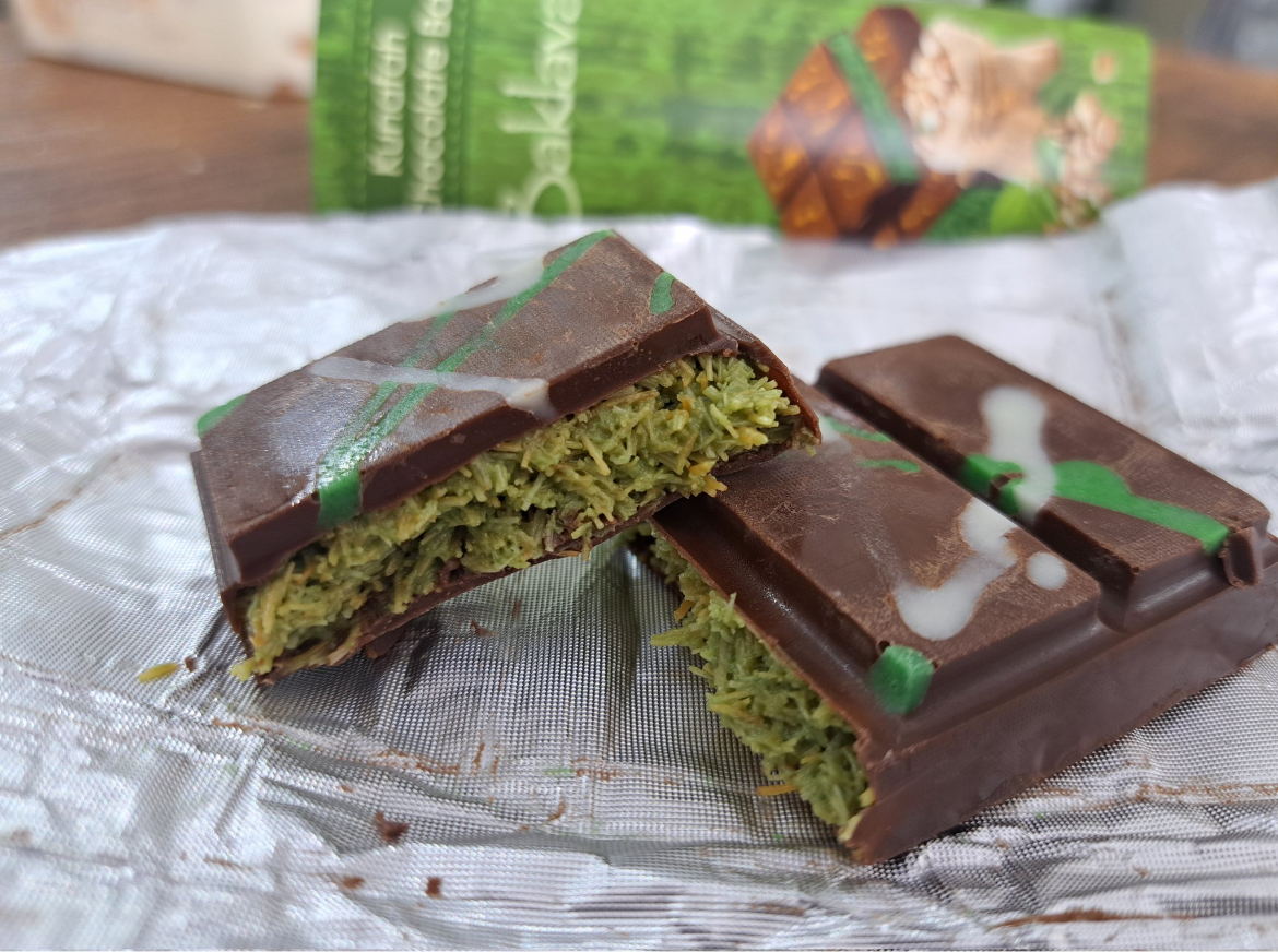 Viral Dubai Pistachio & Kanafeh bar - 100g