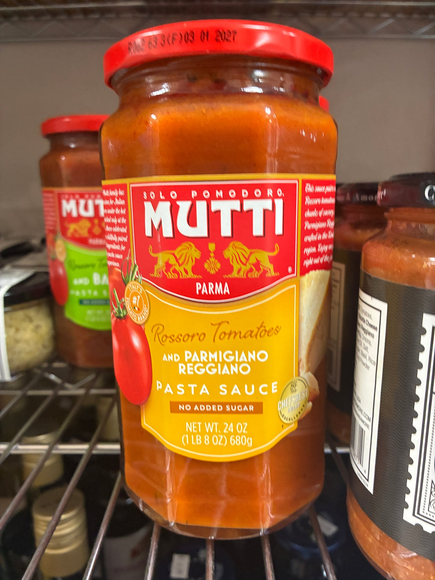 Mutti- Pasta Sauce W/ Parmigiano 680g