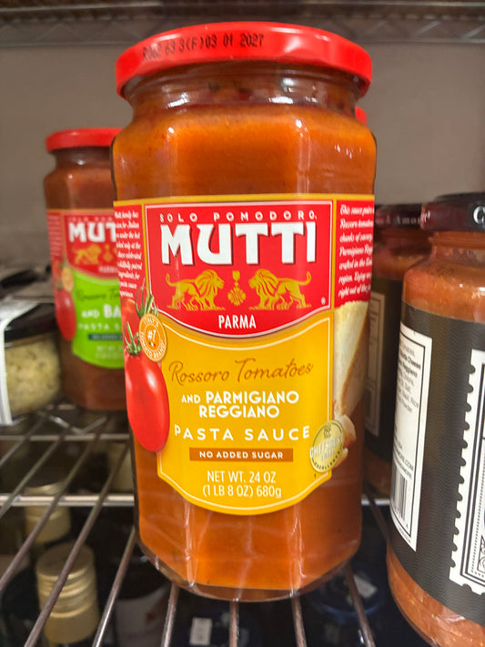 Mutti- Pasta Sauce W/ Parmigiano 680g
